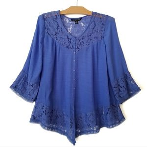 Zac & Rachel blue lace trim pull over 3/4 bell sleeve blouse perrywincle